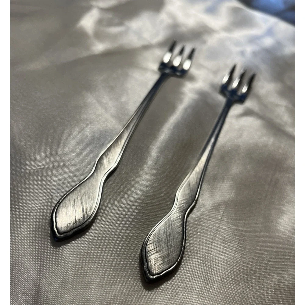 Set of‎ 2 Vintage Brushed Pattern Cocktail Forks 1981 Rogers Oneida Ltd